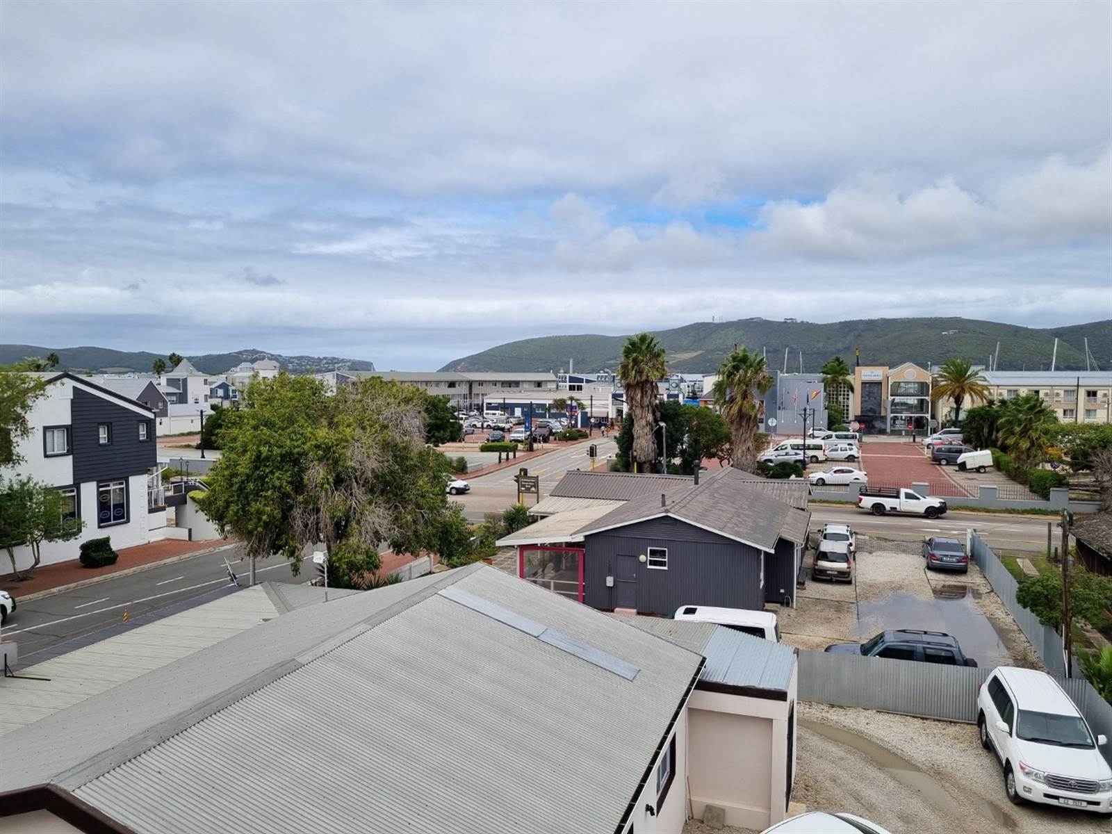1 Bed Apartment in Knysna Central photo number 2