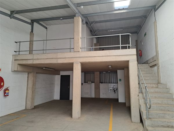 163  m² Industrial space