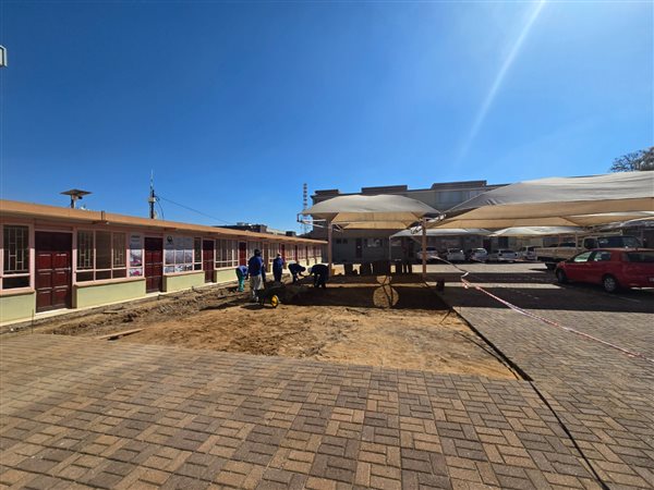 Commercial space Commercial space