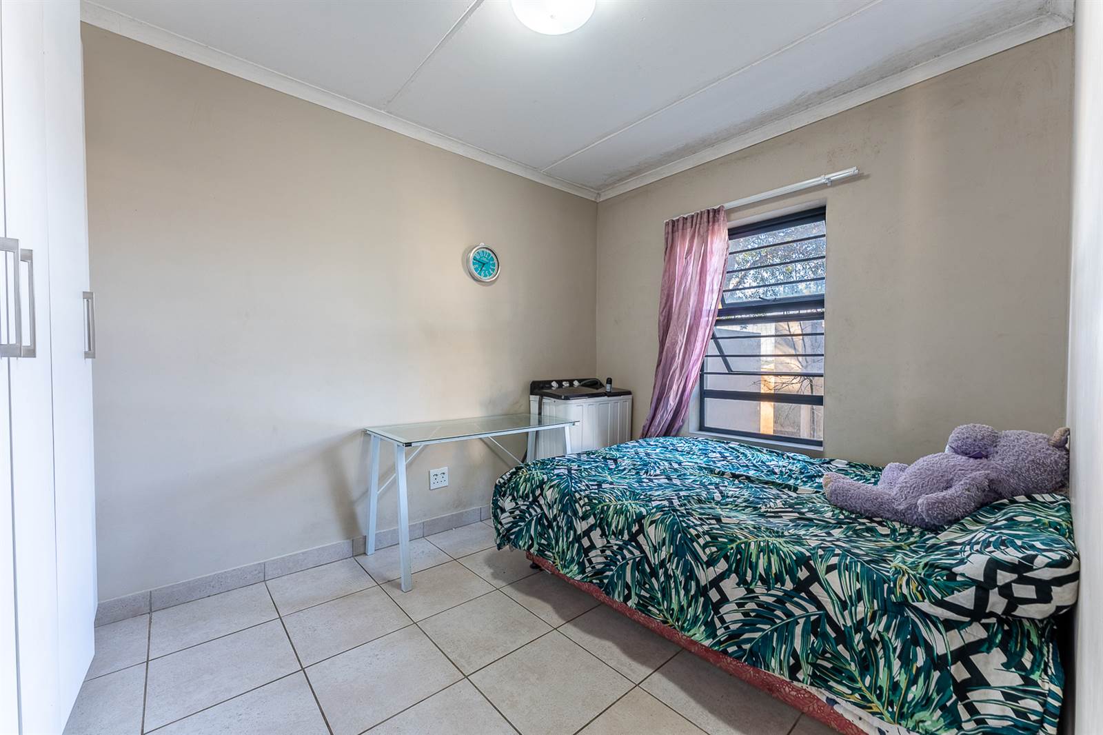 2 Bed Apartment in Oakglen photo number 9