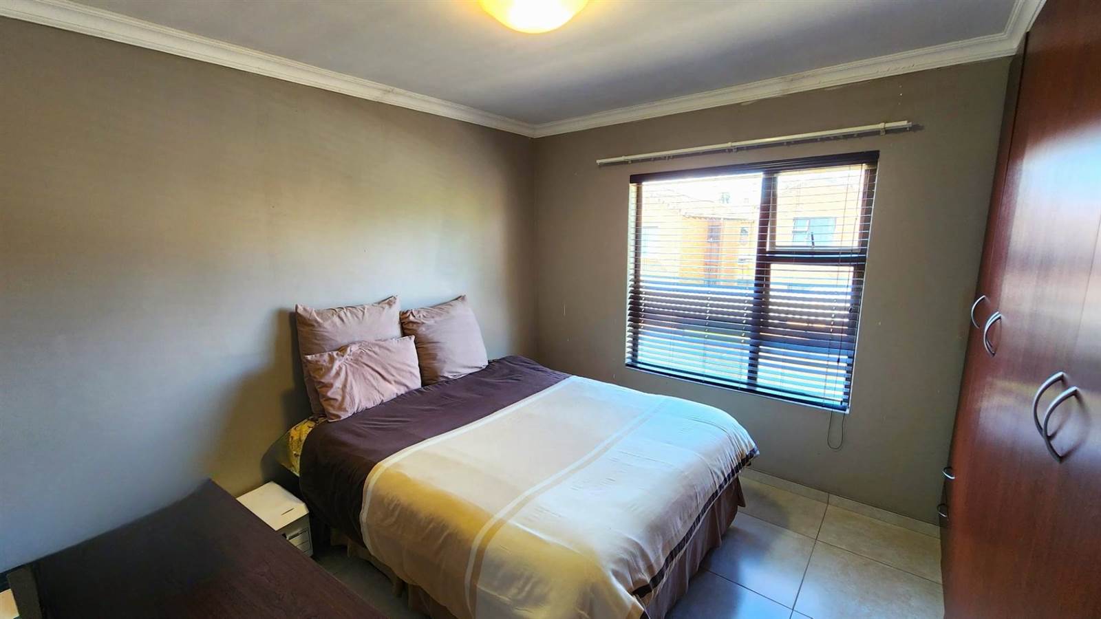 2 Bed Apartment in Bloemfontein photo number 3
