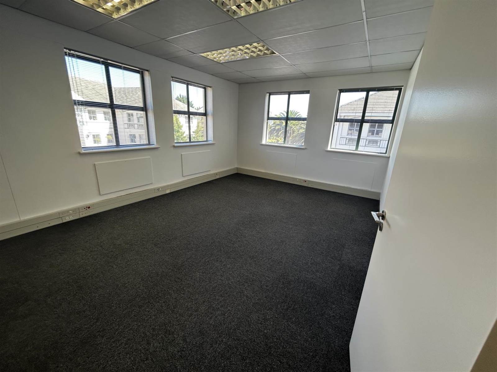 330  m² Office Space in Kenilworth photo number 13