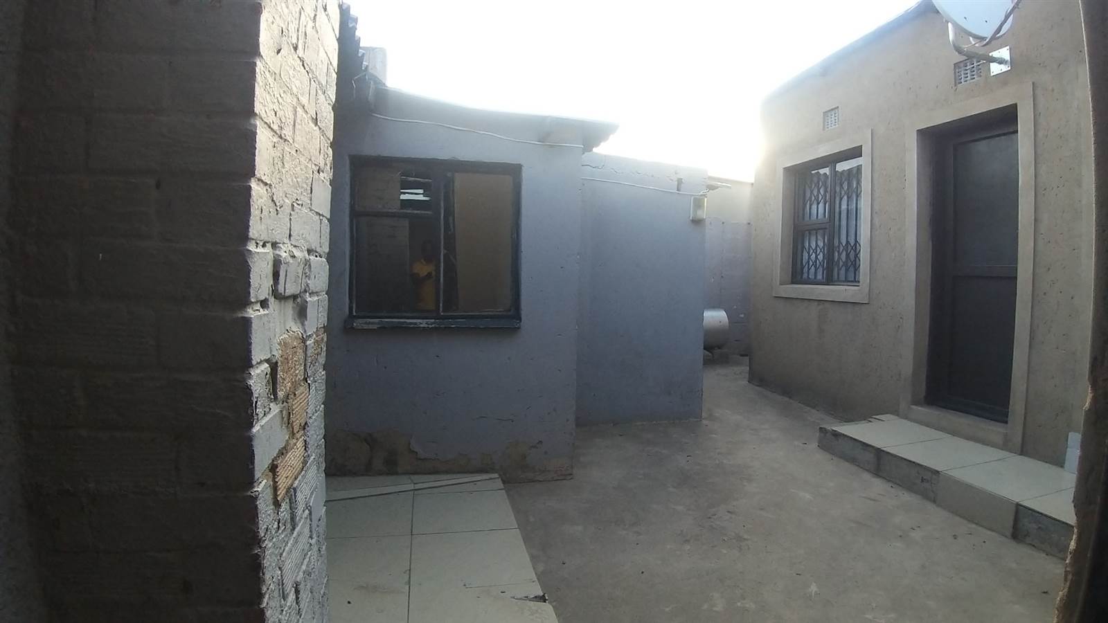2 Bed House in Zola photo number 5