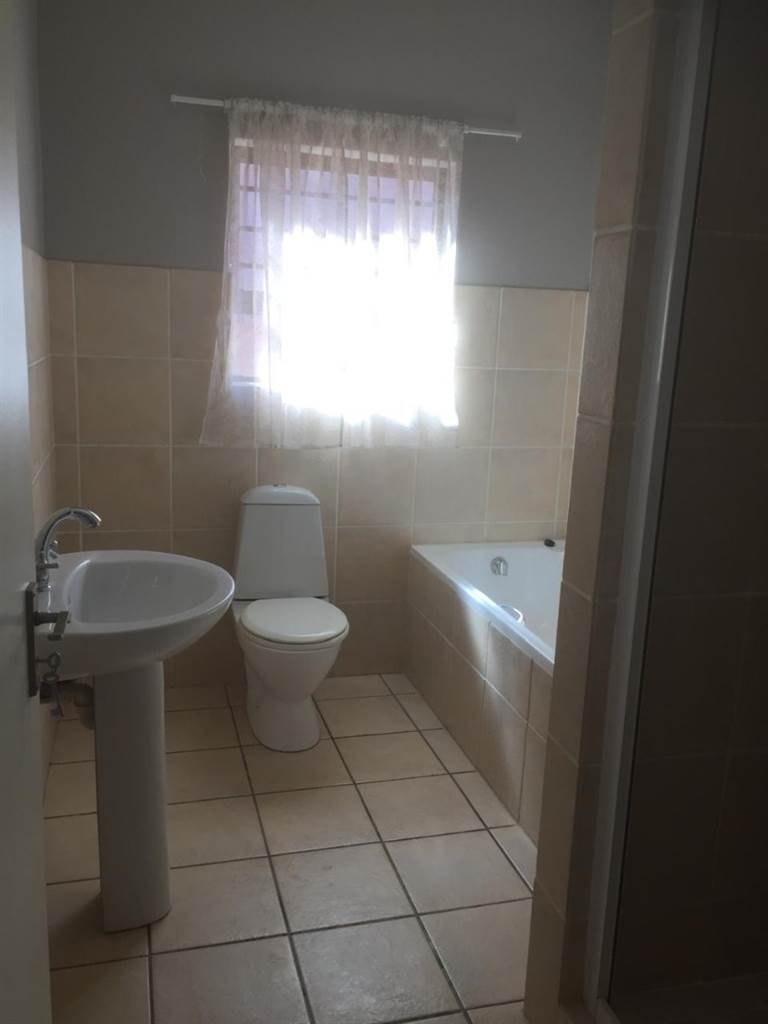 2 Bed Townhouse in Saldanha photo number 17