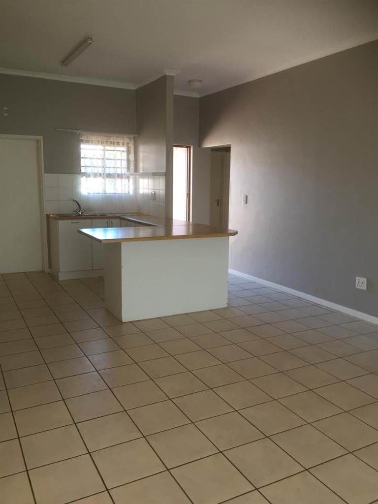 2 Bed Townhouse in Saldanha photo number 2