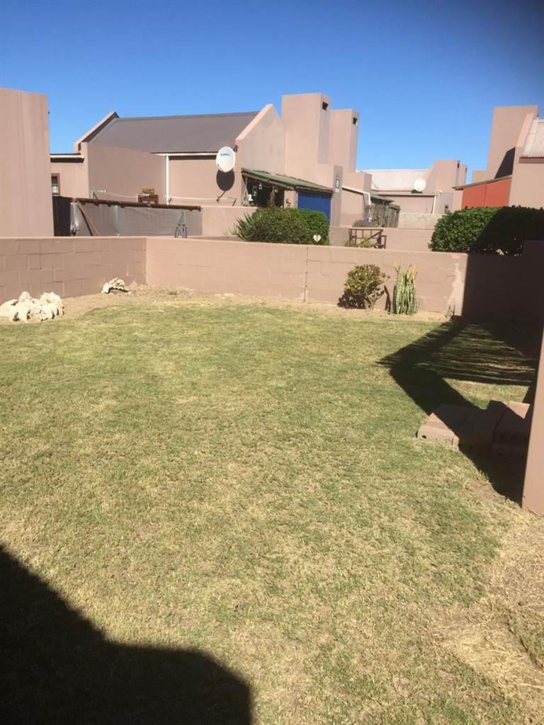 2 Bed Townhouse in Saldanha photo number 12