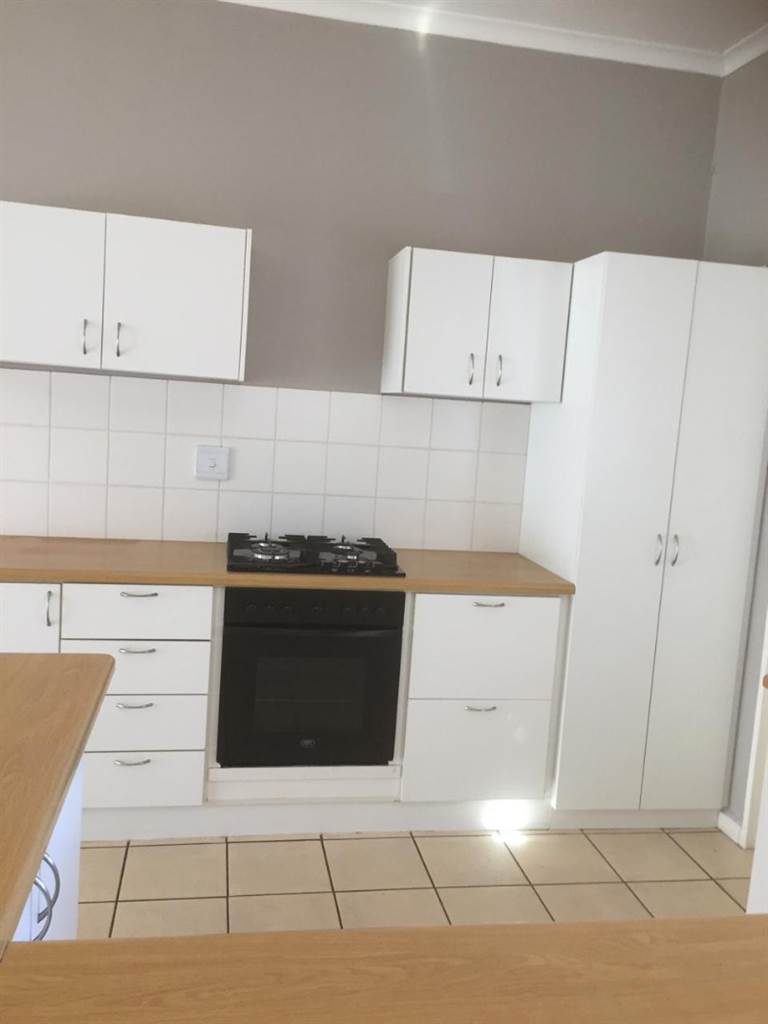 2 Bed Townhouse in Saldanha photo number 5