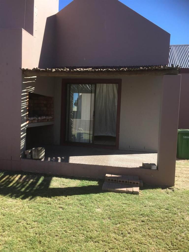 2 Bed Townhouse in Saldanha photo number 16