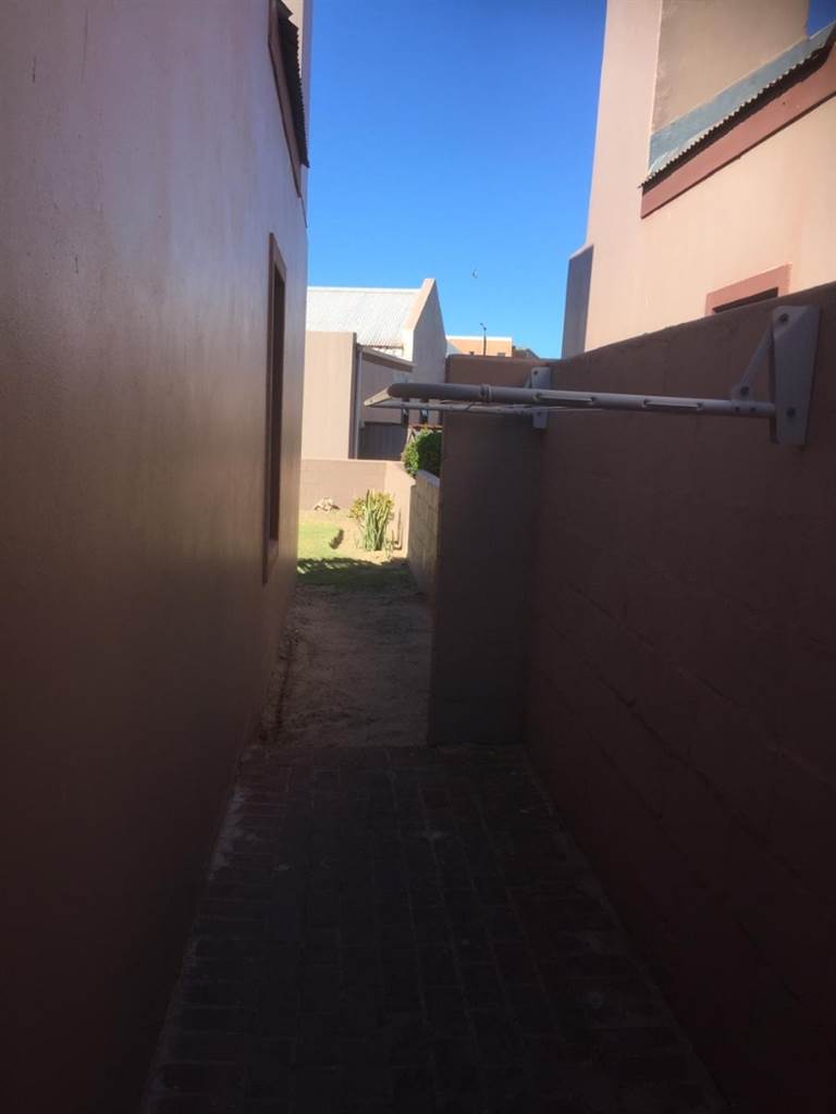2 Bed Townhouse in Saldanha photo number 20