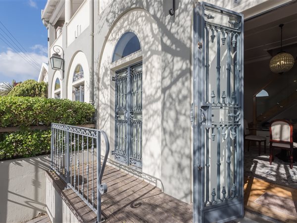2 Bed Townhouse in Sea Point