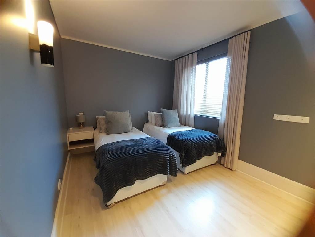2 Bed Apartment in Knysna Central photo number 9