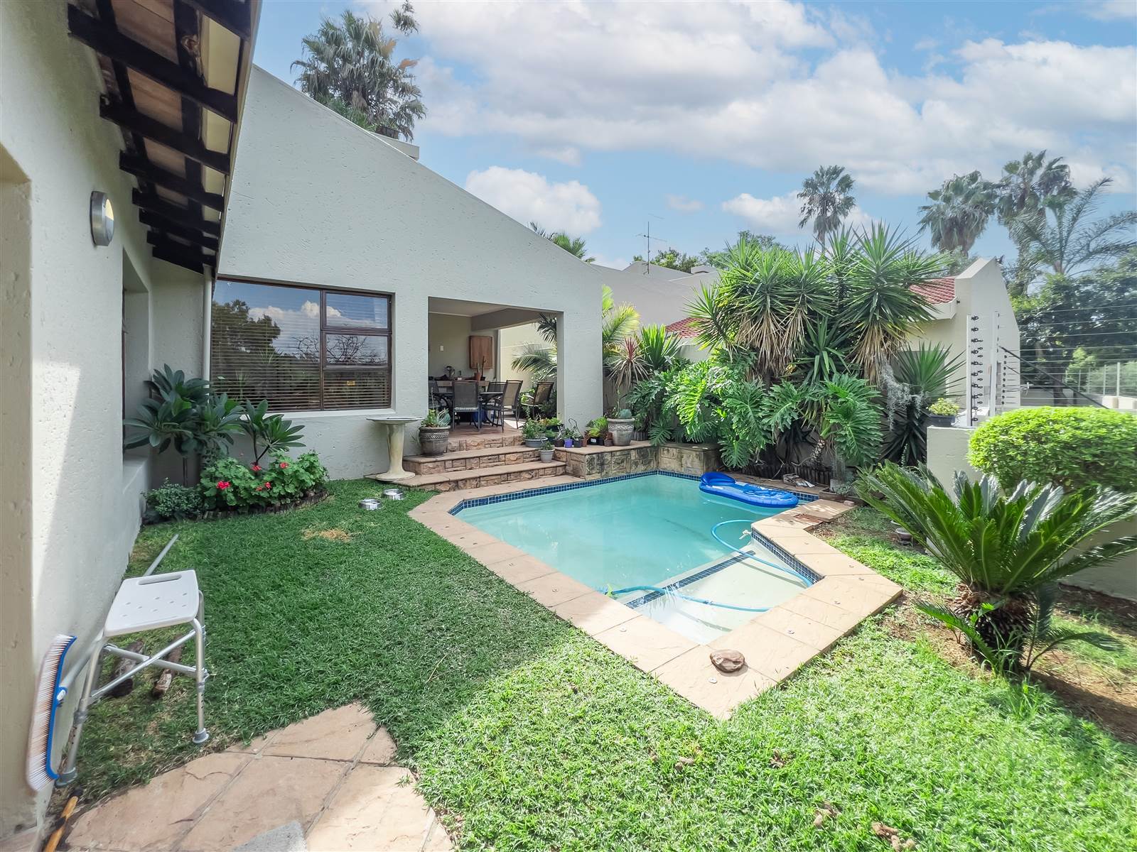 3 Bed House in Lonehill photo number 12