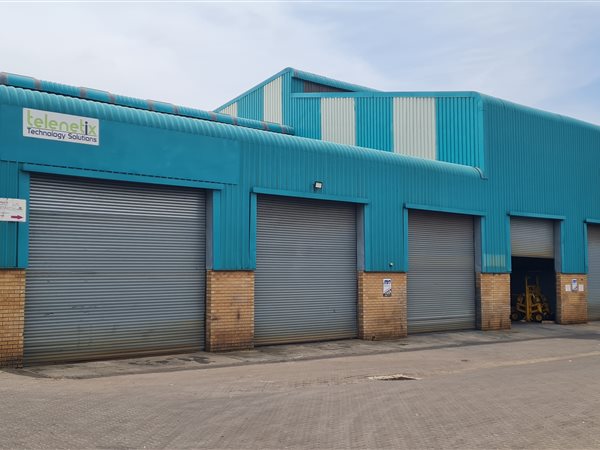 952  m² Industrial space