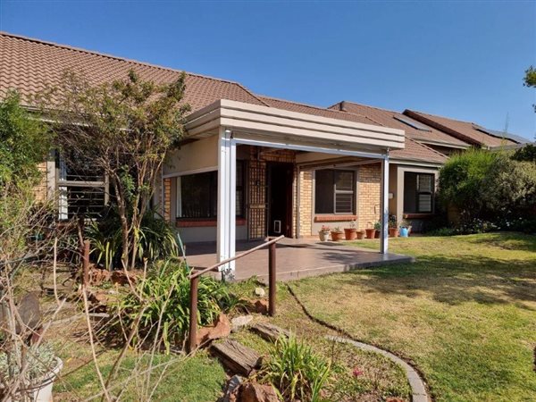 3 Bed Simplex in Olivedale