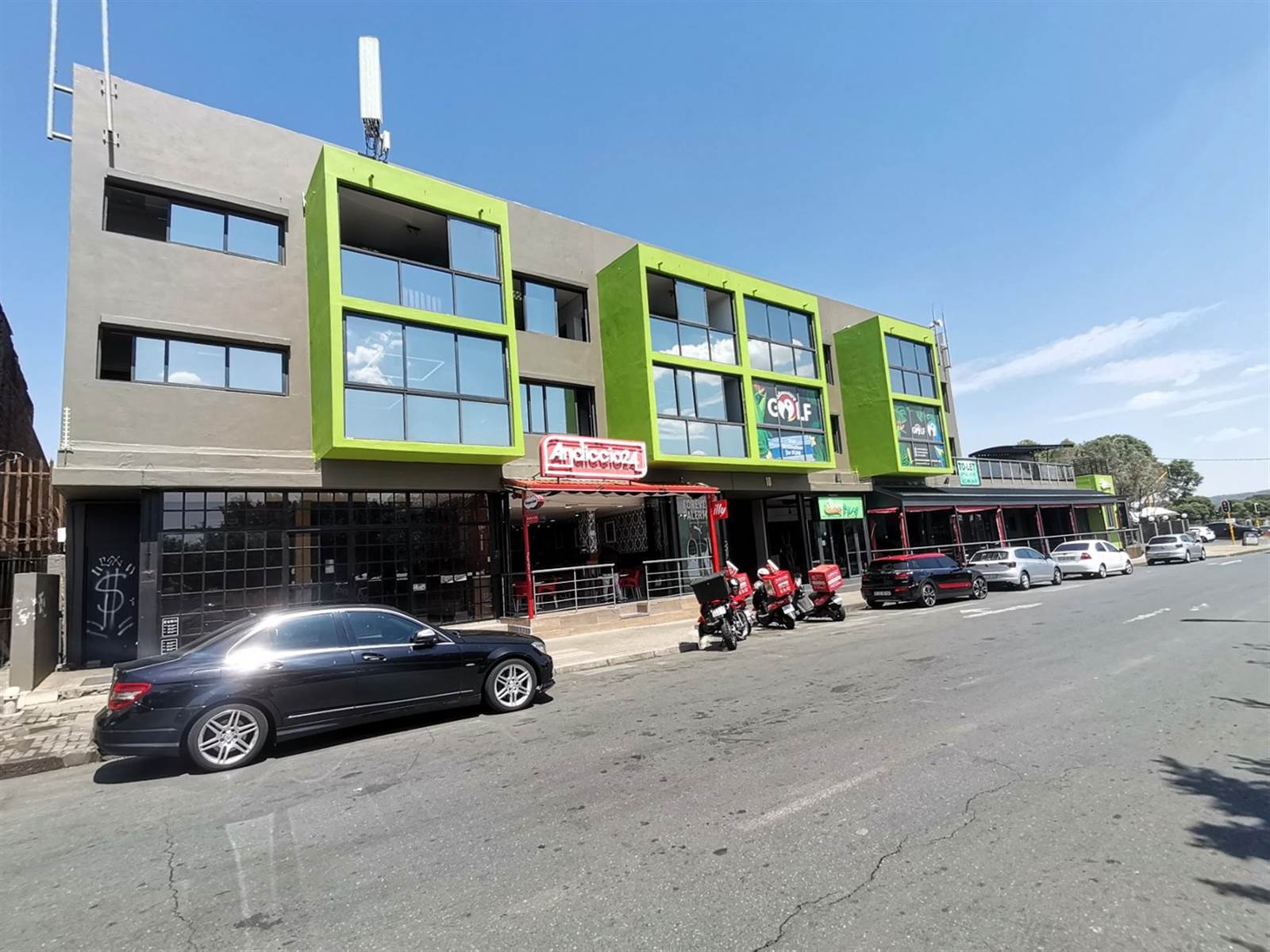 185  m² Office Space in Greenside photo number 1