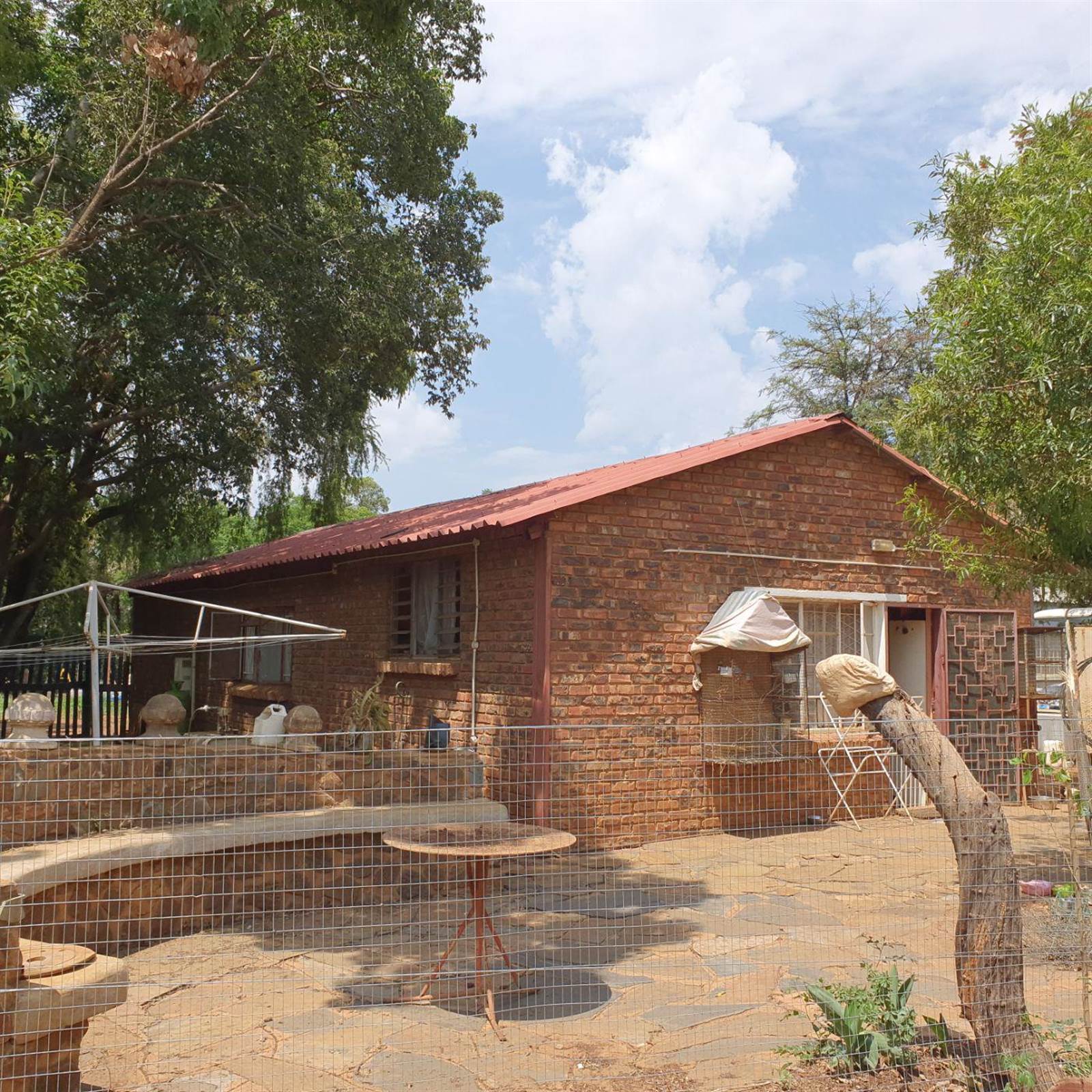 4 Bed House in Rietfontein photo number 3