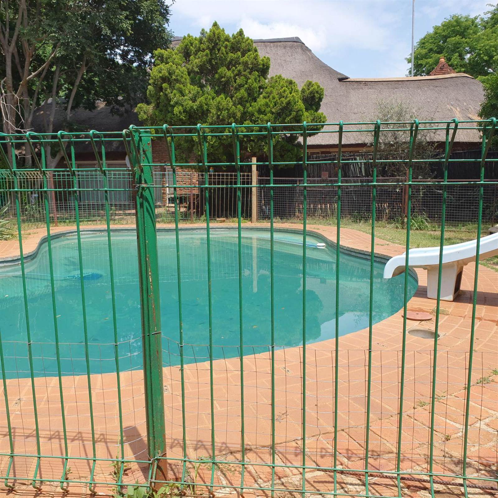 4 Bed House in Rietfontein photo number 2