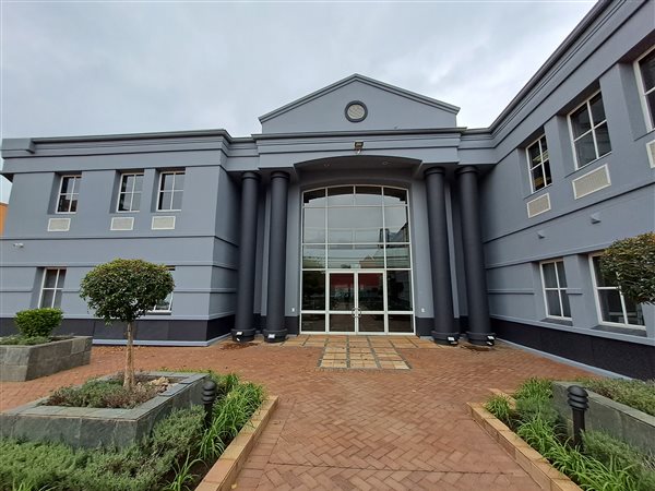141  m² Commercial space in Illovo