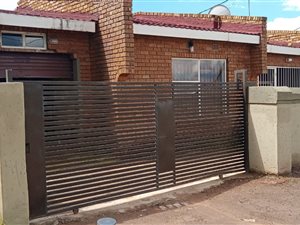 2 Bed House in Duduza