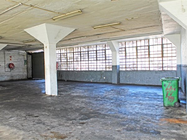 255  m² Industrial space