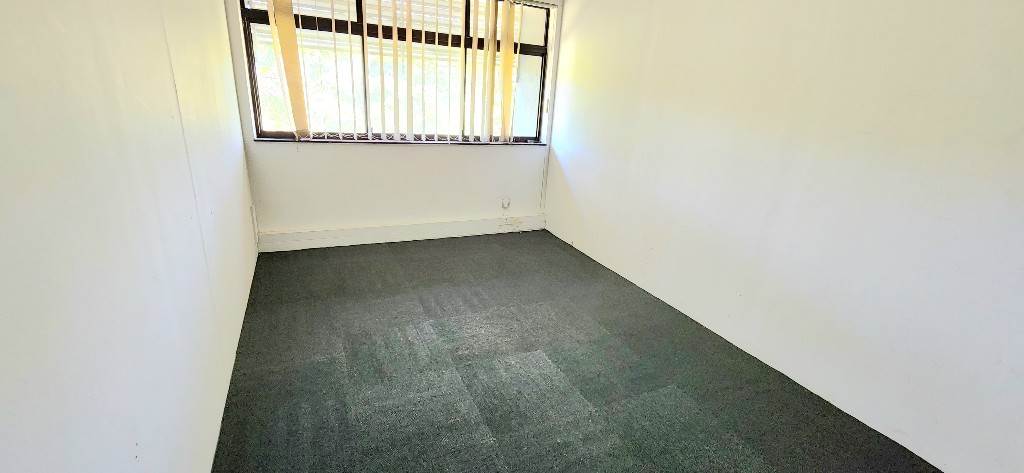 130  m² Office Space in Springfield photo number 2