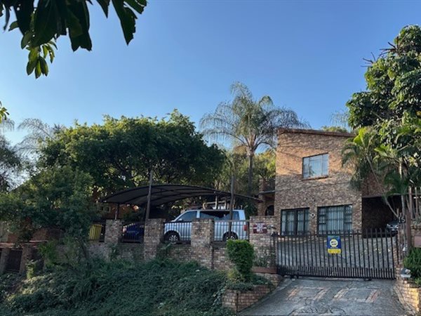 6 Bedroom House