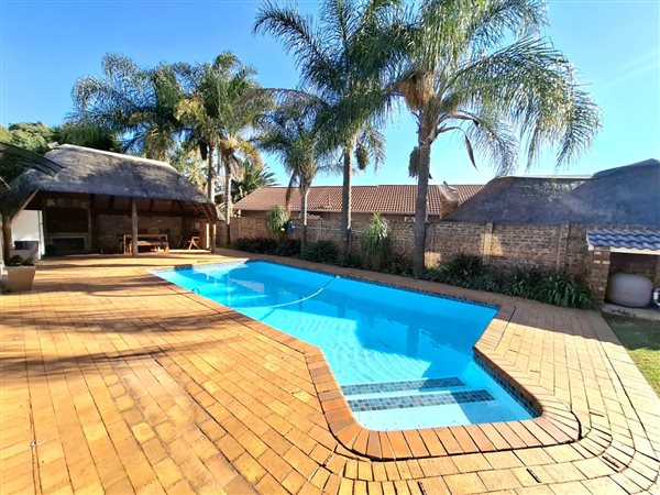 4 Bedroom House 4 Bedroom House