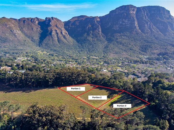 5956 m² Land available in Constantia