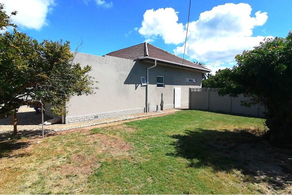 4 Bed House in Milnerton Central photo number 8