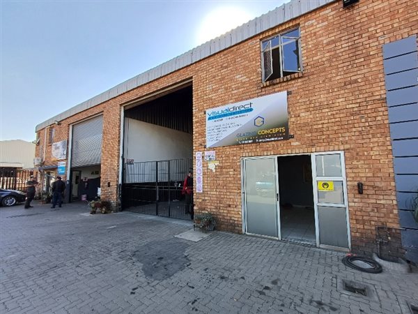 315  m² Industrial space