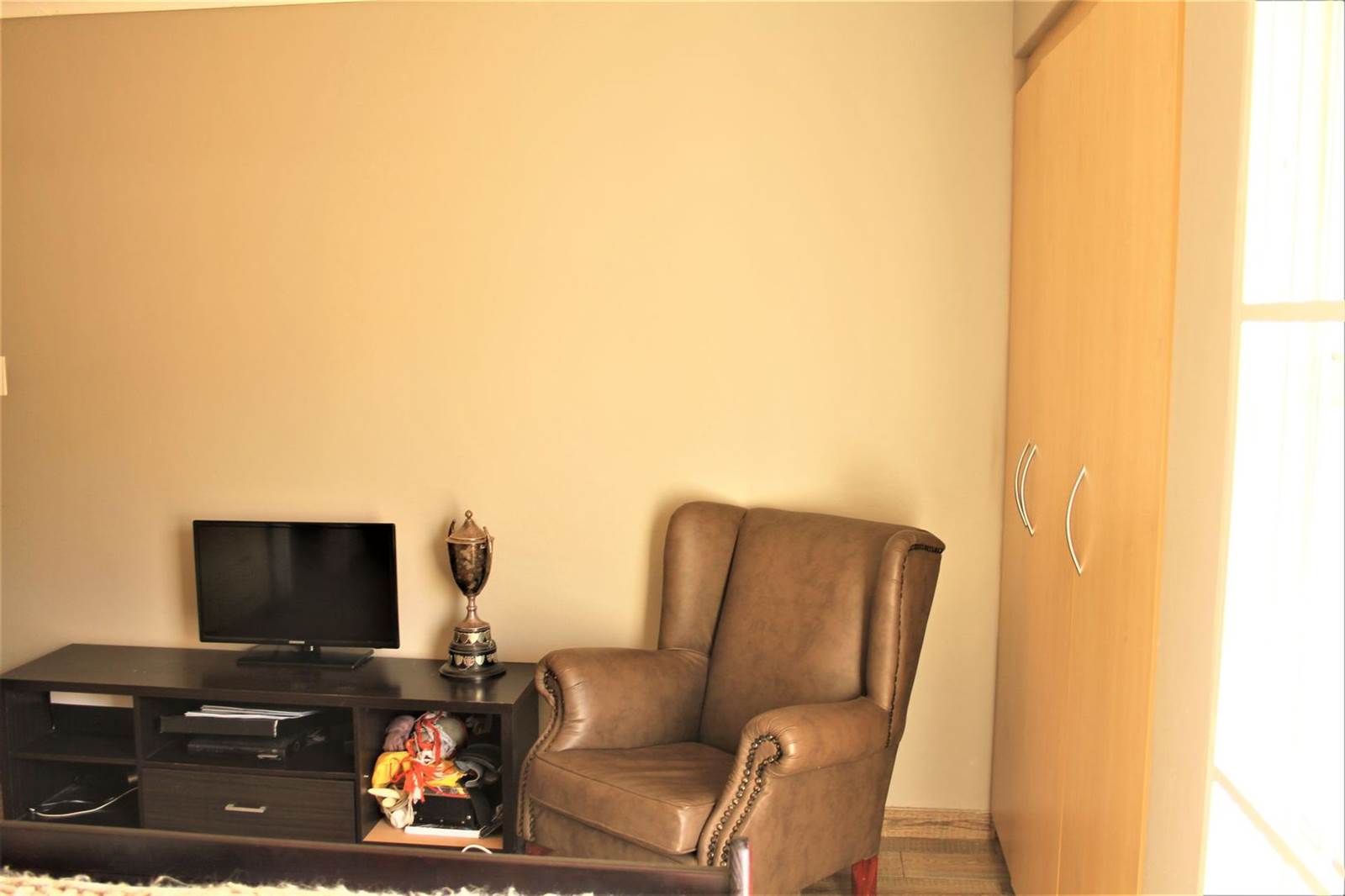 2 Bed Simplex in Kanoniers Park photo number 3