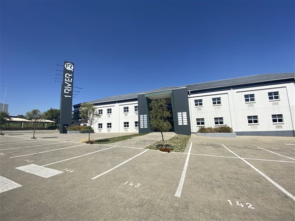 612  m² Commercial space