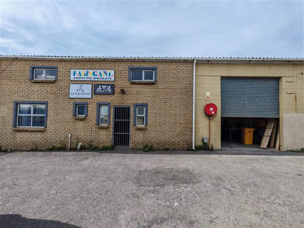 240 m² Industrial space 240 m² Industrial space