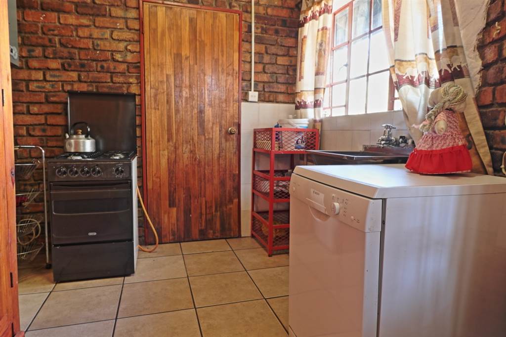 5 Bed House in Marloth Park photo number 10