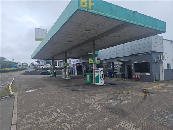 54 m² Retail Space 54 m² Retail Space
