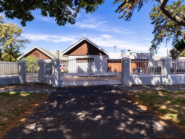 5 Bedroom House 5 Bedroom House