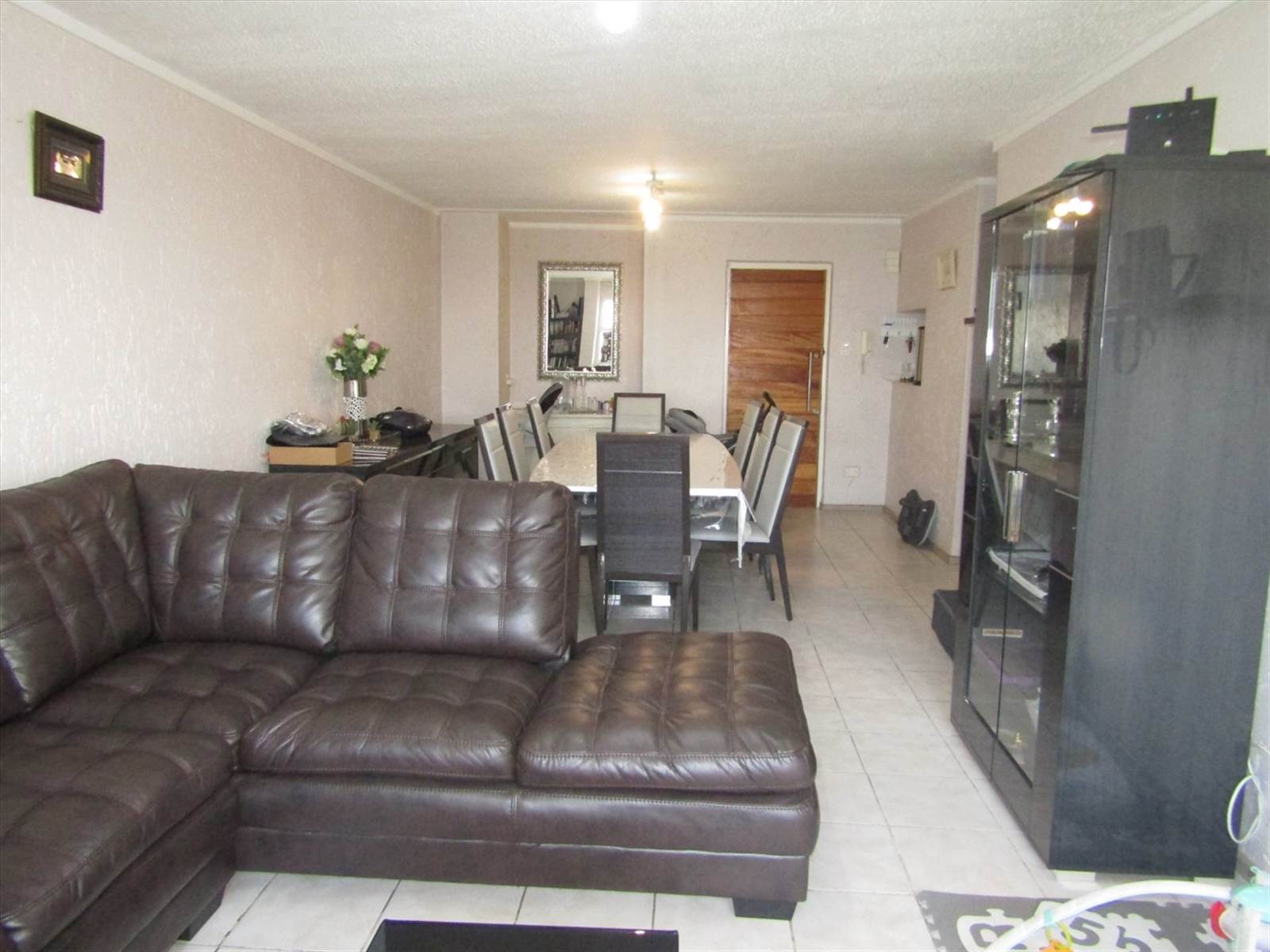 2 Bed Apartment in Glenhazel photo number 7