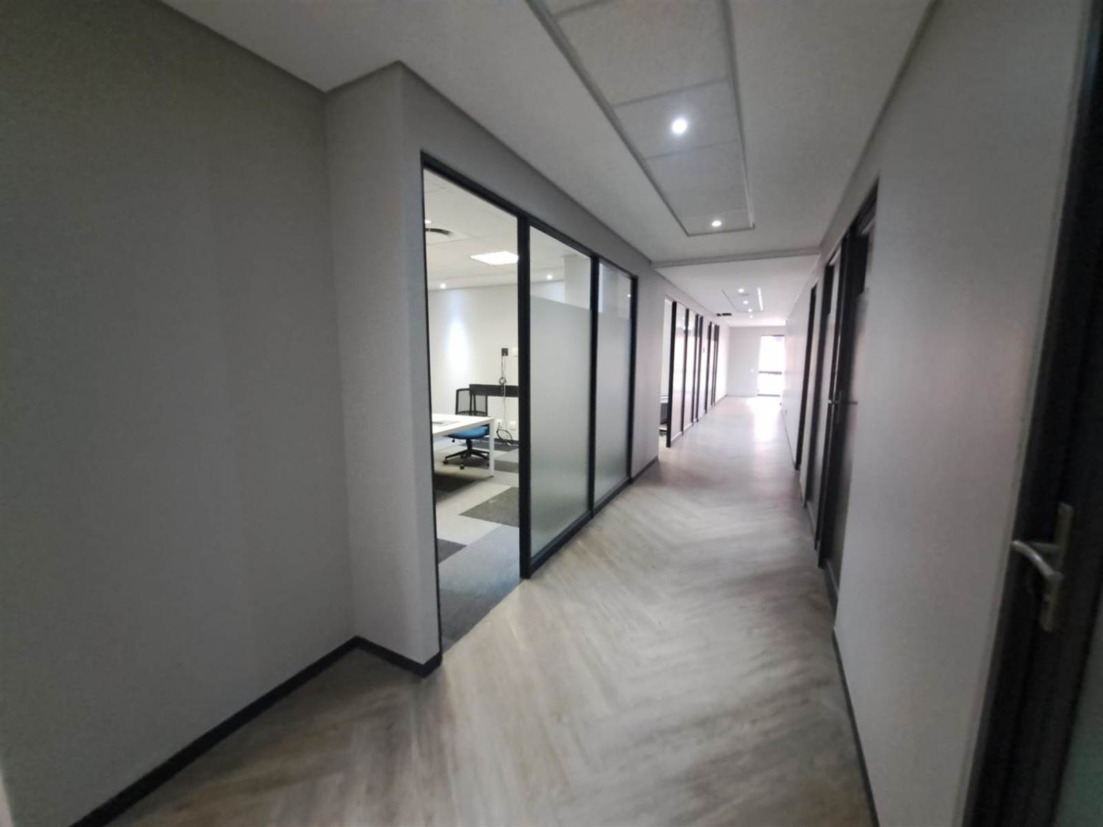 587  m² Office Space in Centurion CBD photo number 9