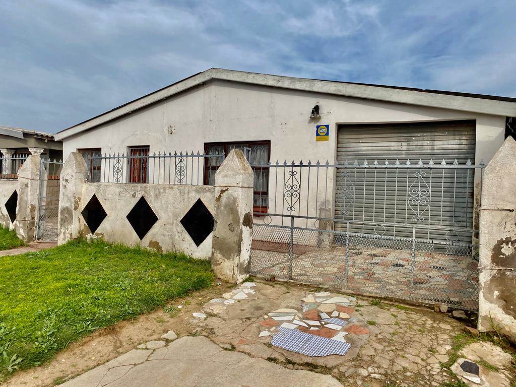 3 Bed House in Zwide photo number 1