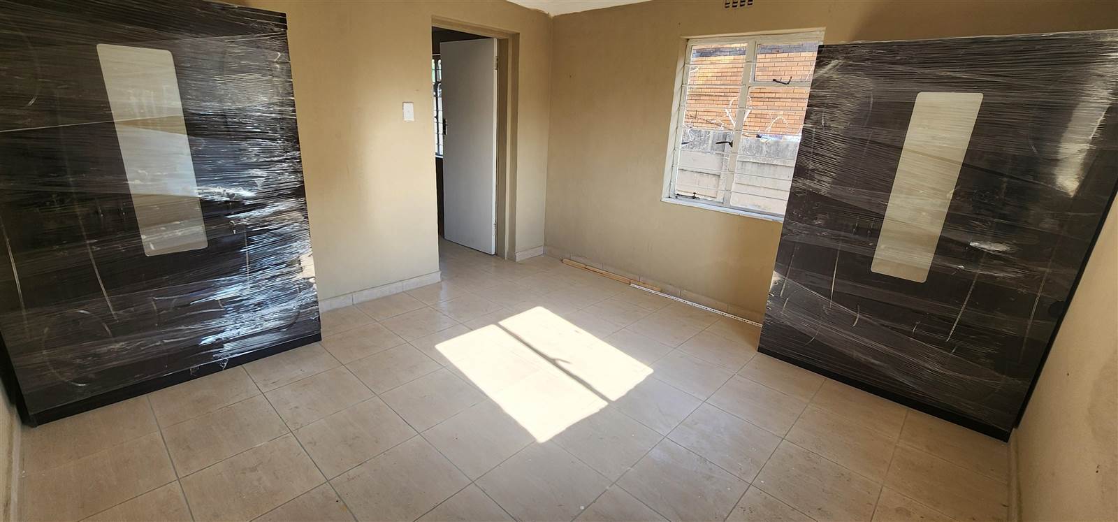 1 Bed Garden Cottage in Laudium photo number 6