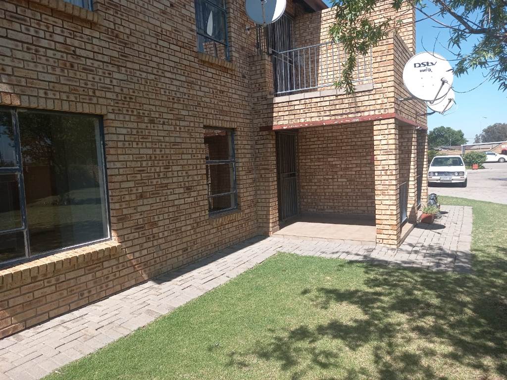2 Bed Townhouse in Riversdale photo number 6
