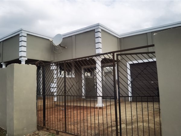 4 Bed House in Mpophomeni