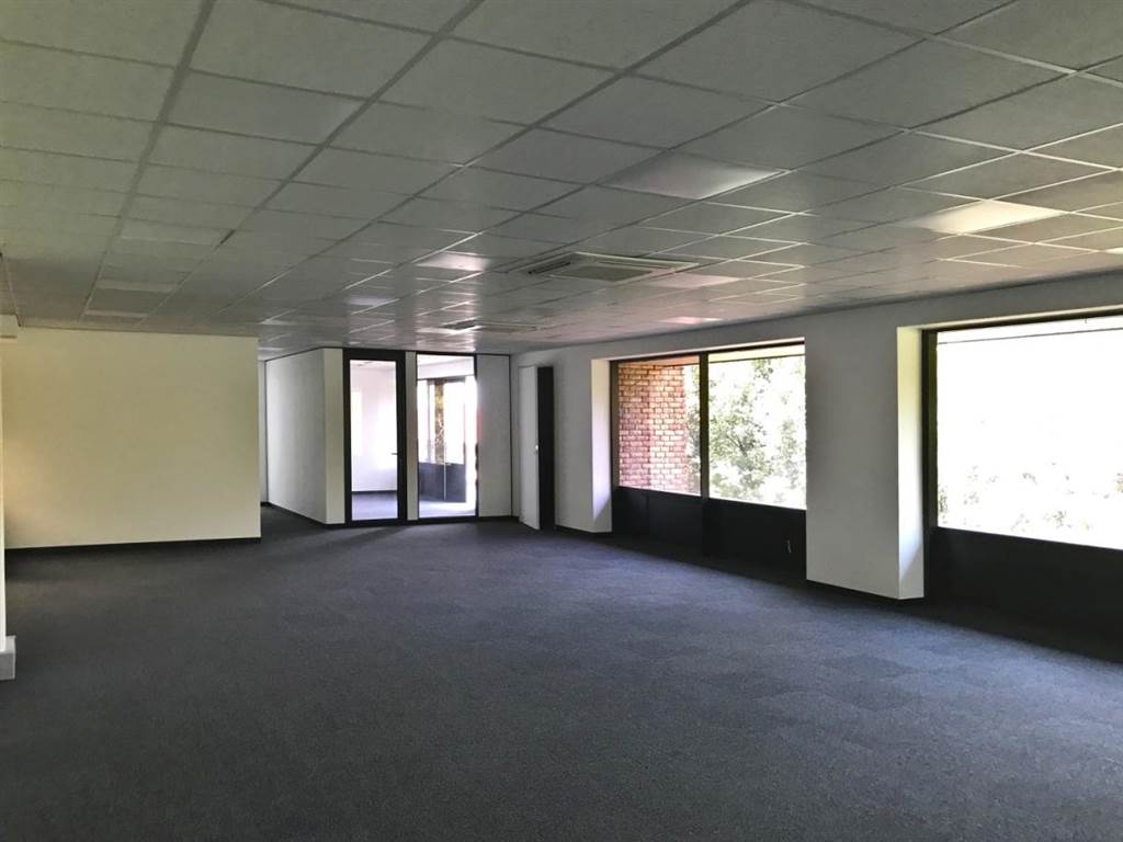 224  m² Office Space in Bedfordview photo number 10