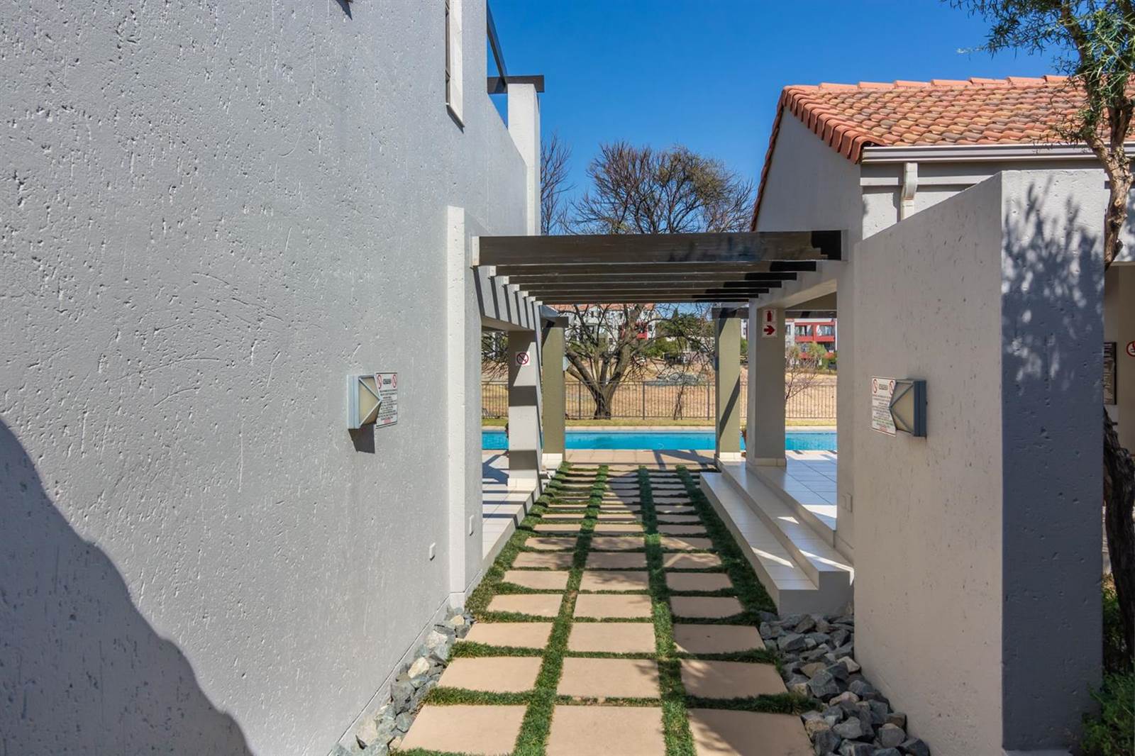 1 Bed Apartment in Witkoppen photo number 17