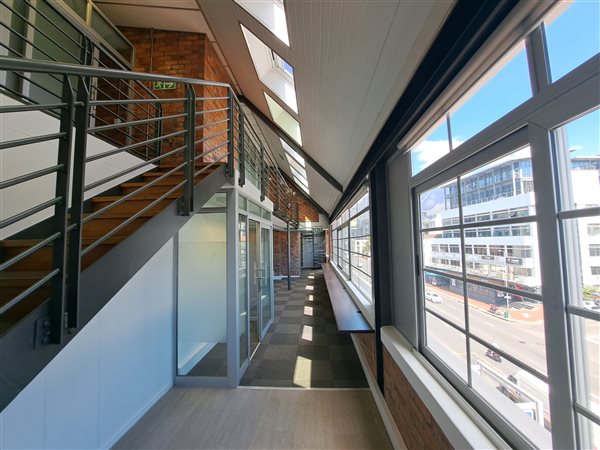 447  m² Commercial space in Green Point