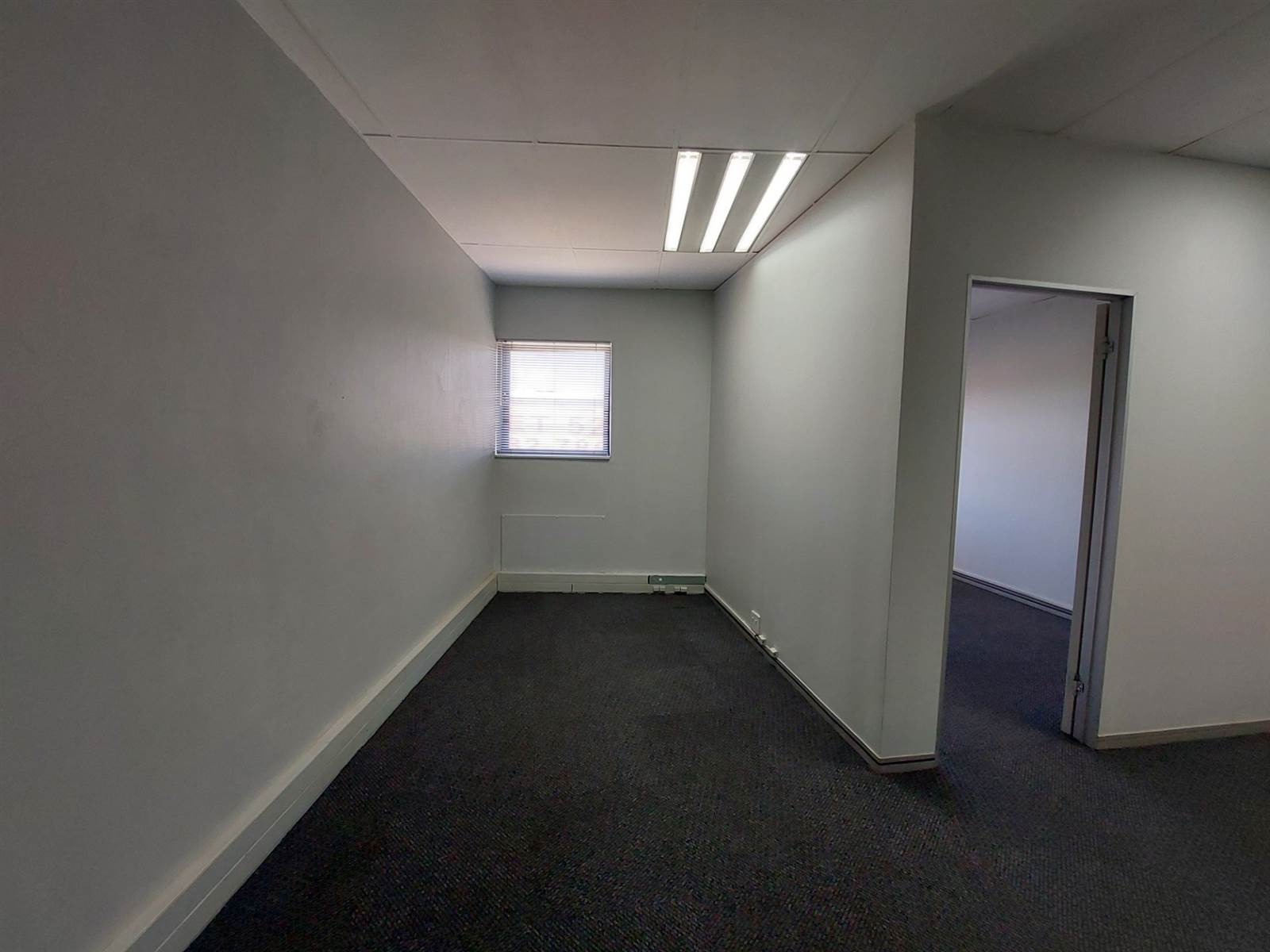 100  m² Office Space in Centurion CBD photo number 7