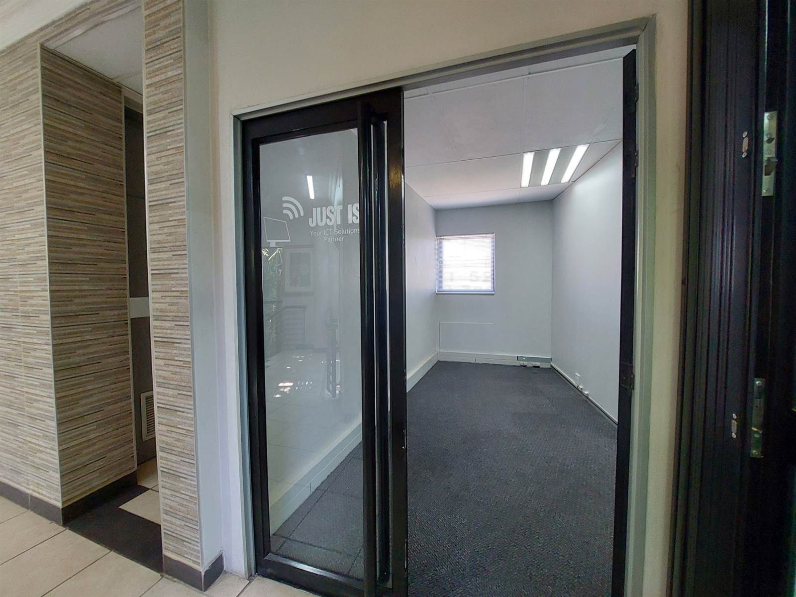 100  m² Office Space in Centurion CBD photo number 6