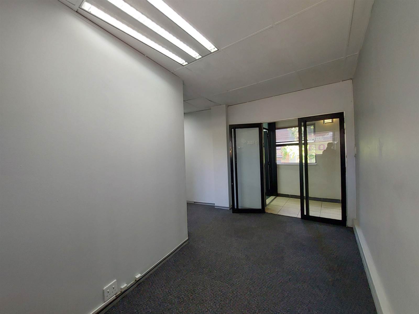 100  m² Office Space in Centurion CBD photo number 8
