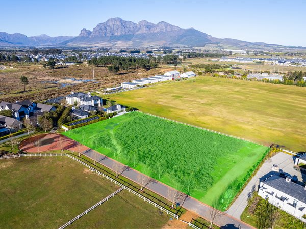 3 750 m² Land