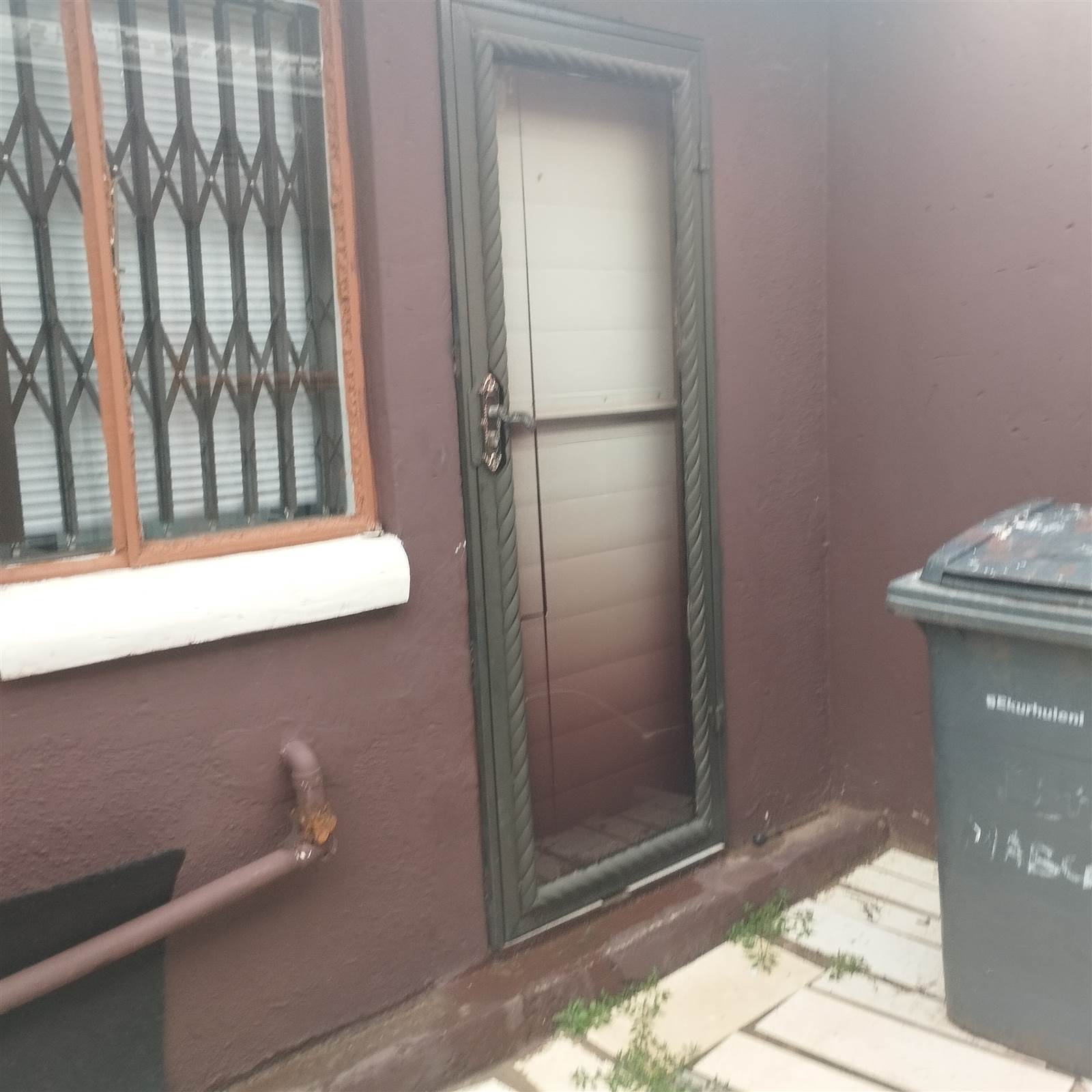 2 Bed House in Kwa Thema photo number 10